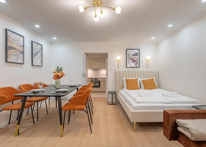 Luxury & Quiet Central Apartment Near Newyorkcafe